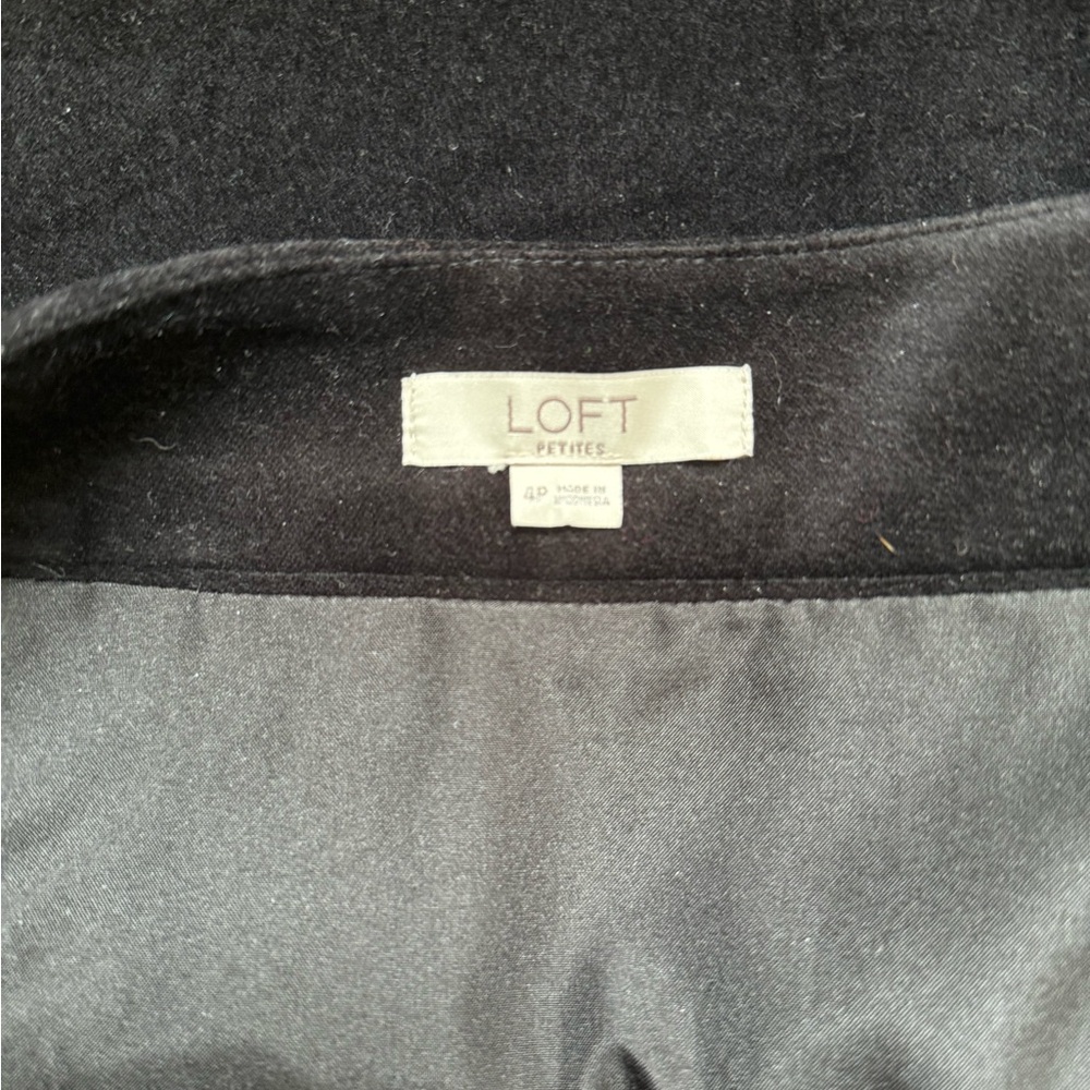 Elegant Black Women's Skirt - Picture 3 of 5